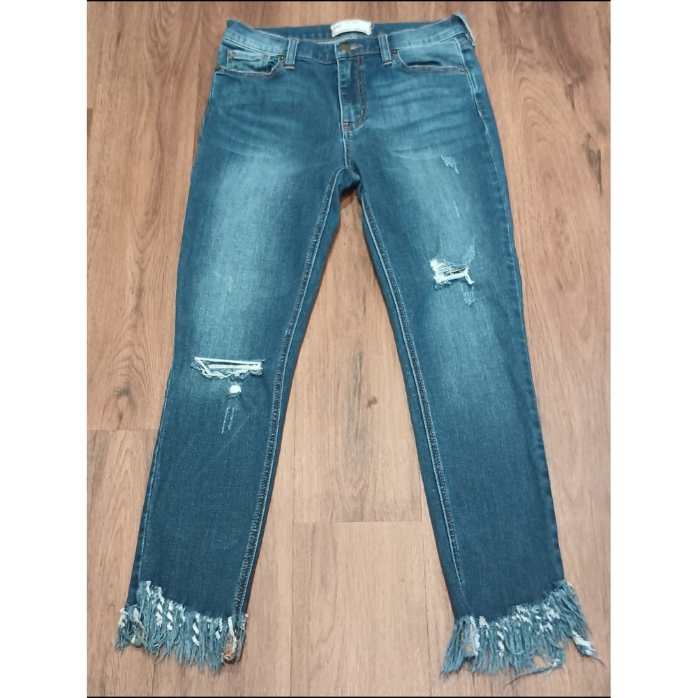 Free People Great Heights Distressed Heavy Frayed Hem Med Wash Crop Jeans -Sz 27